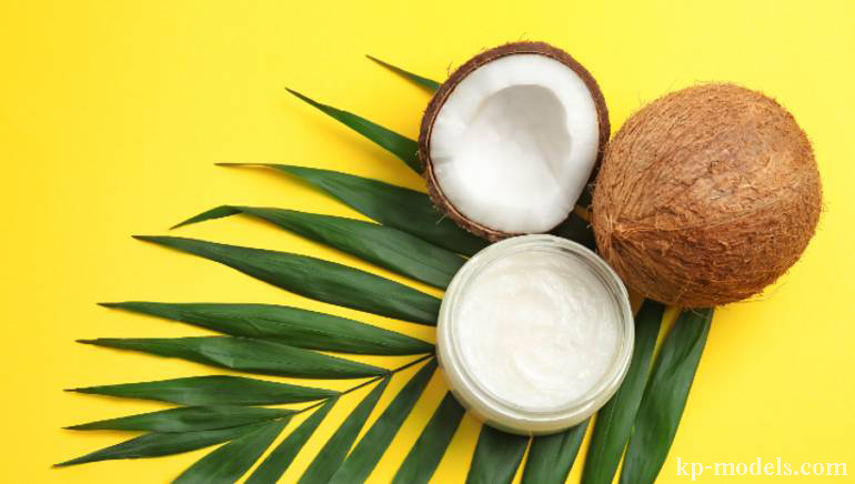 Coconut oil หรือ น้ำมันมะพร้าวฟังดูเหมือนสิ่งที่ควรจะดีต่อสุขภาพใช่มั้ย? เนื้อขาวดิบภายในผลไม้หินมีสารอาหาร สารต้านอนุมูลอิสระ