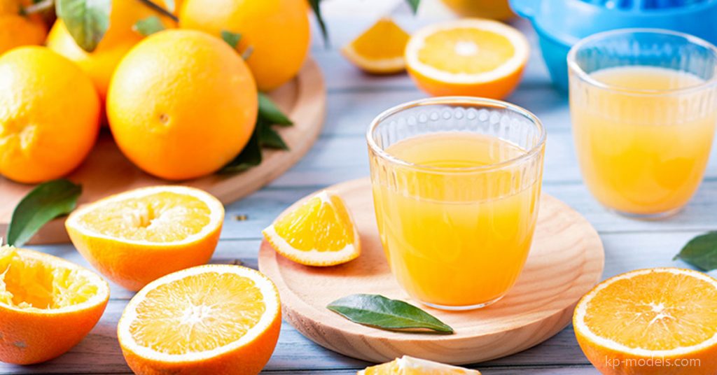 ข้อมูลโภชนาการน้ำส้ม น้ำส้มมีไฟเบอร์ ไขมัน และโปรตีนต่ำ และมีน้ำตาลสูง แต่ให้วิตามินซีจำนวนมากและเป็นแหล่งโพแทสเซียมและโฟเลตที่ดี