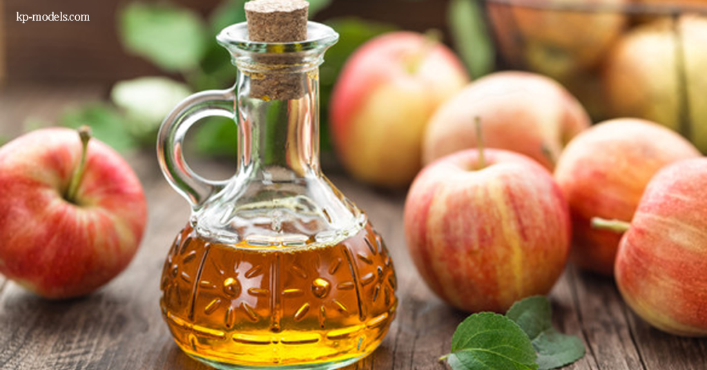 น้ำมันเมล็ดแอปเปิ้ล น้ำมันเมล็ดแอปเปิ้ลเป็นน้ำมันคงที่ที่สามารถพบได้ในเมล็ดแอปเปิ้ล ใช้เพื่อวัตถุประสงค์ทางการแพทย์และ