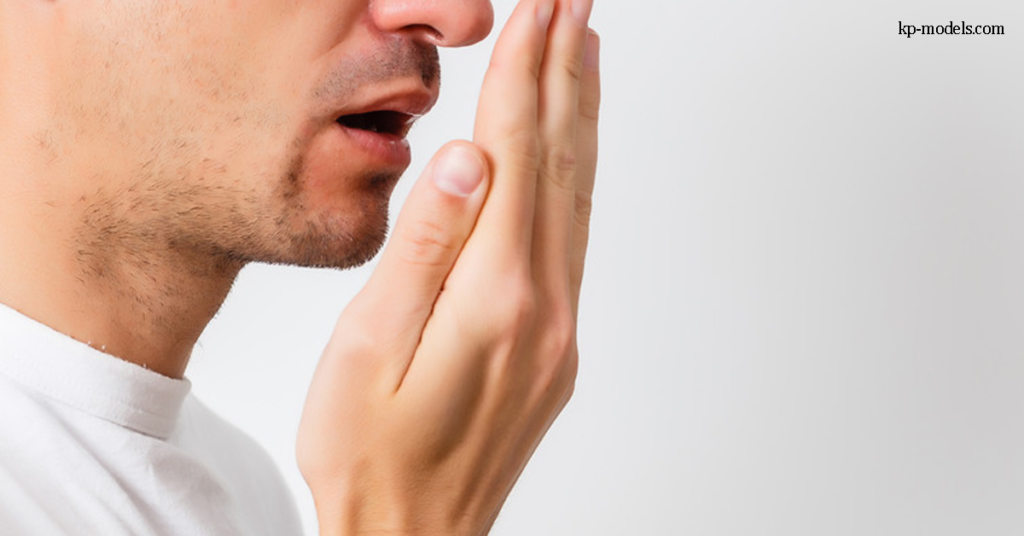 เคล็ดลับในการกำจัดกลิ่นปาก การมีกลิ่นปากอาจเป็นเรื่องน่าอายอย่างไม่น่าเชื่อ ต้นกำเนิดของกลิ่นปากมักมีสาเหตุมาจากโรคเหงือก ฟันผุ